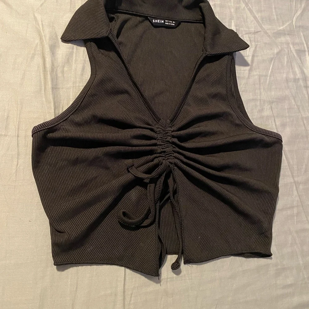 Drawstring Front Rib-Knit Tank Top - Picture 2 of 3